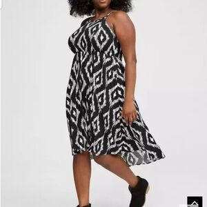 Torrid Dress Womens 4X Black White Geometric Mini Wash Challis Cold Sholder NWT